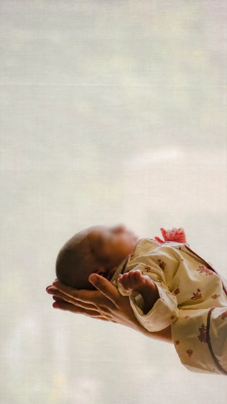 Newborn baby shoot photographed by Mishaal Pasha — photograph 1